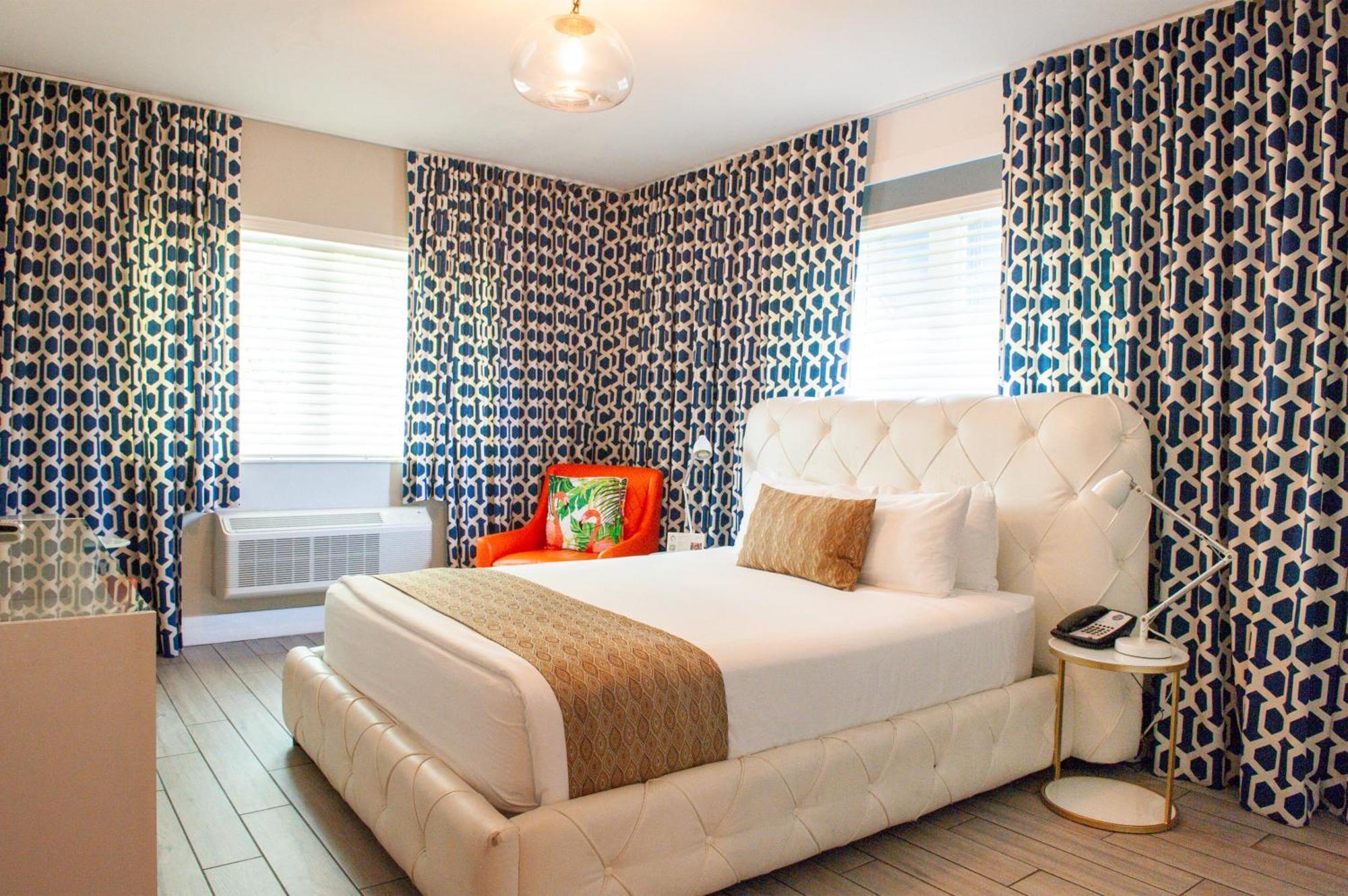 Oceanside Hotel And Suites Маями Бийч Екстериор снимка