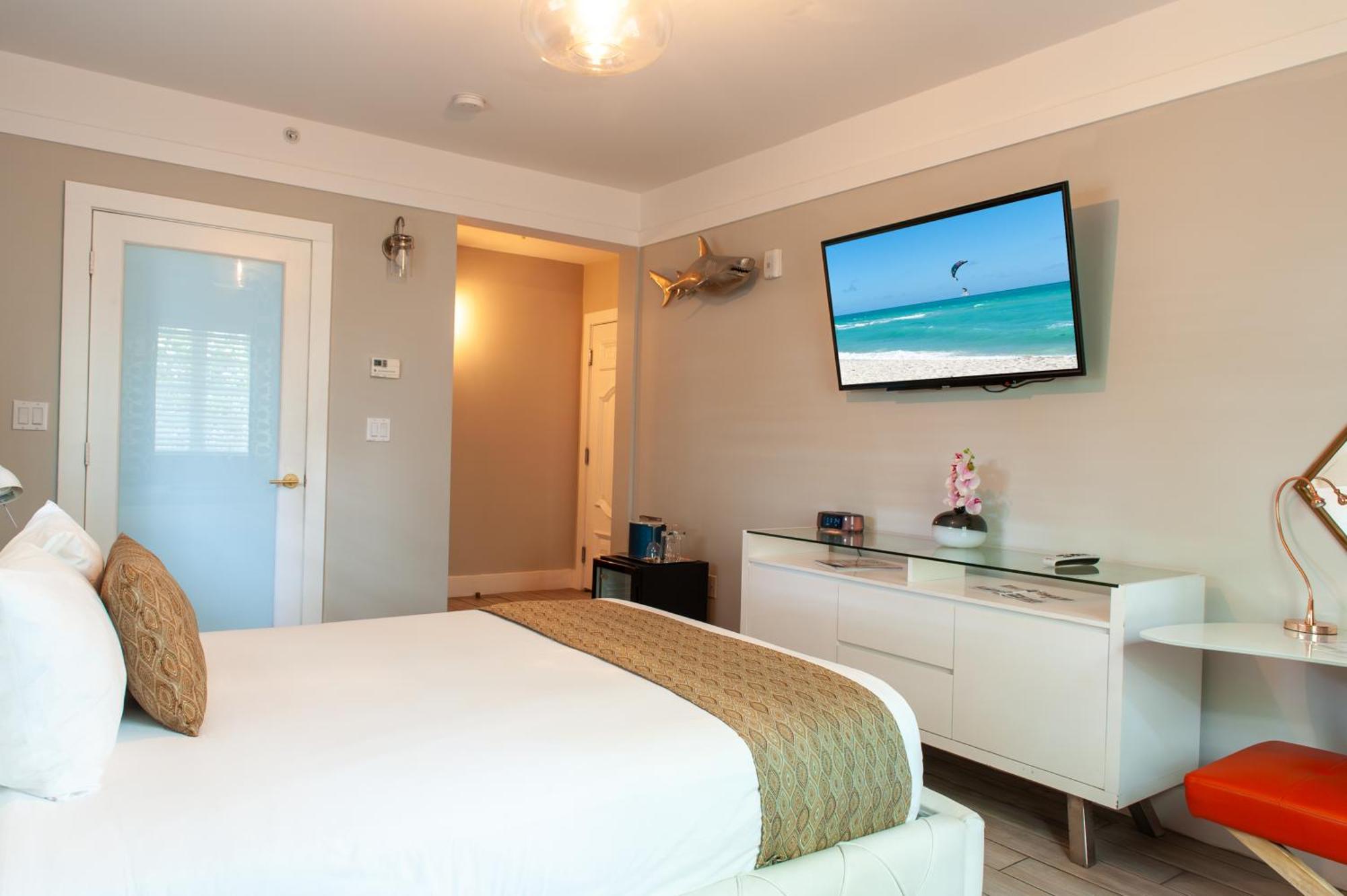 Oceanside Hotel And Suites Маями Бийч Екстериор снимка