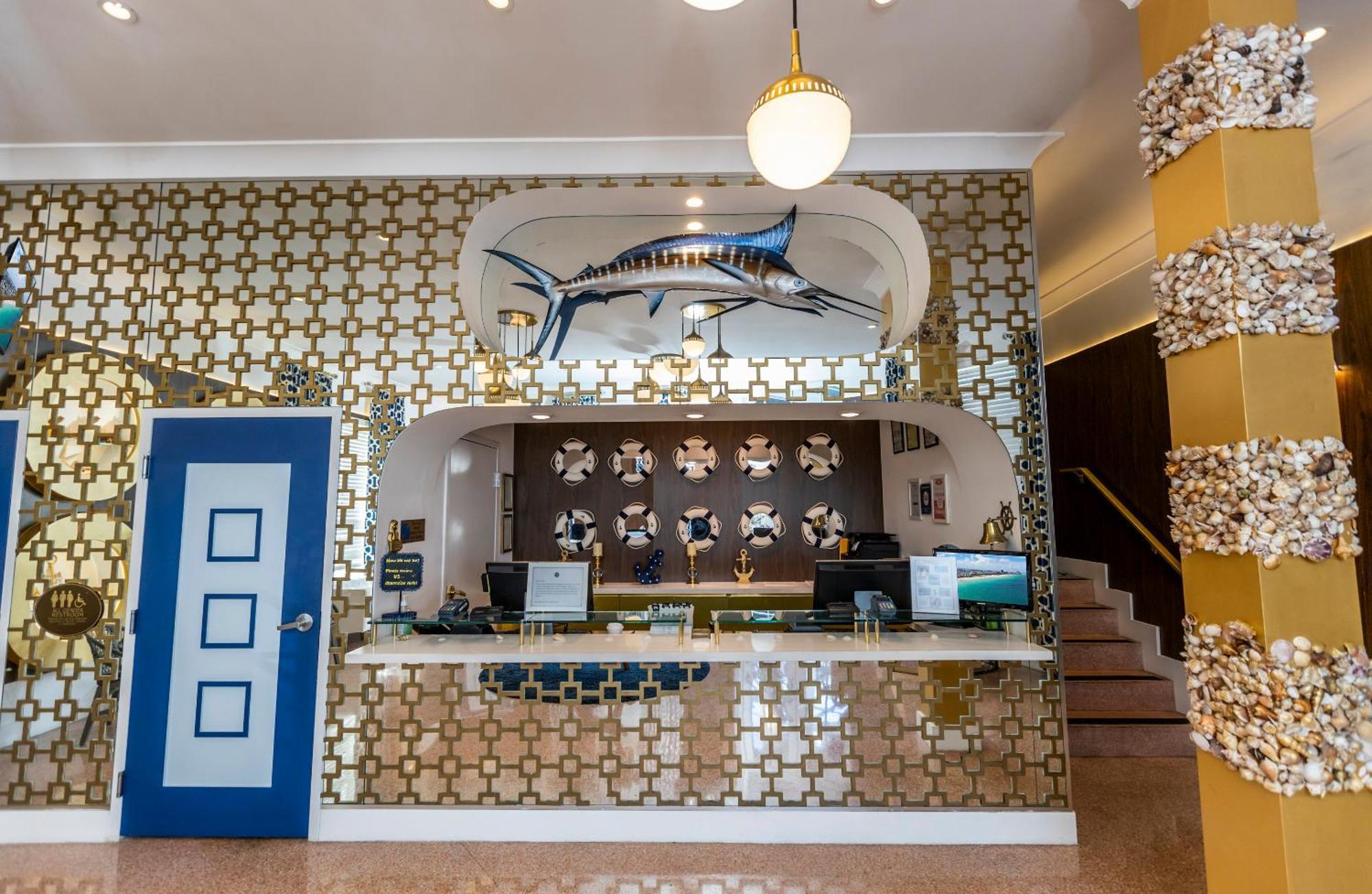 Oceanside Hotel And Suites Маями Бийч Екстериор снимка