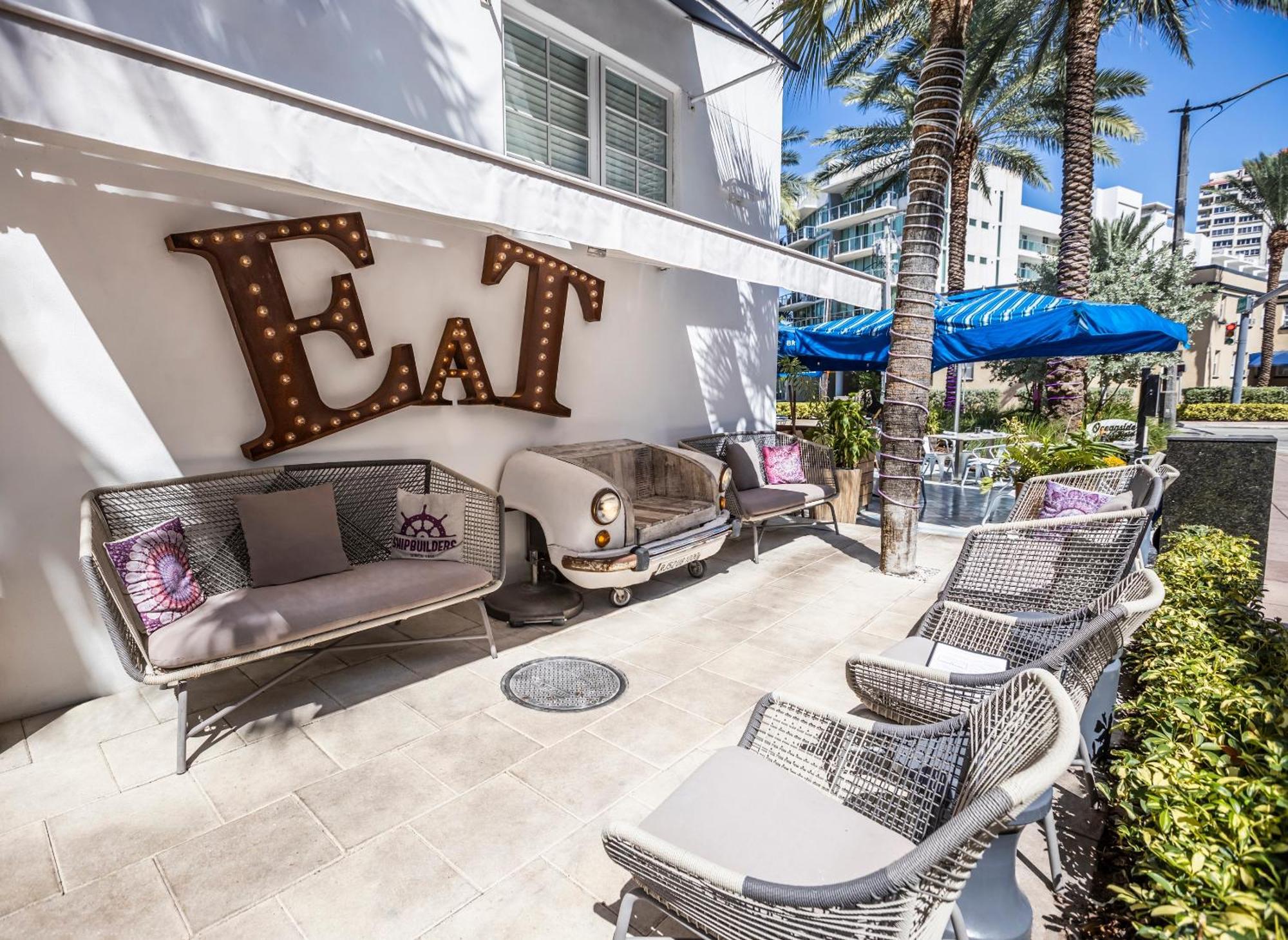 Oceanside Hotel And Suites Маями Бийч Екстериор снимка