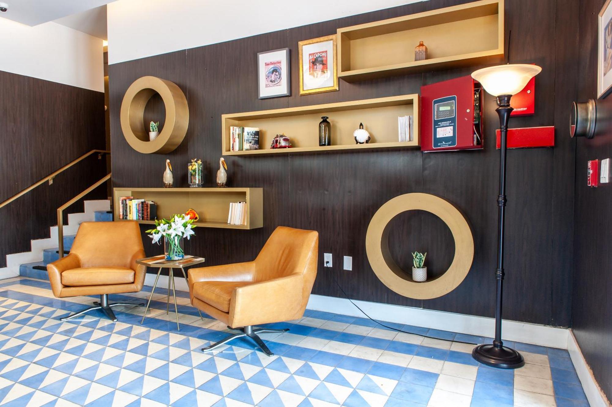 Oceanside Hotel And Suites Маями Бийч Екстериор снимка