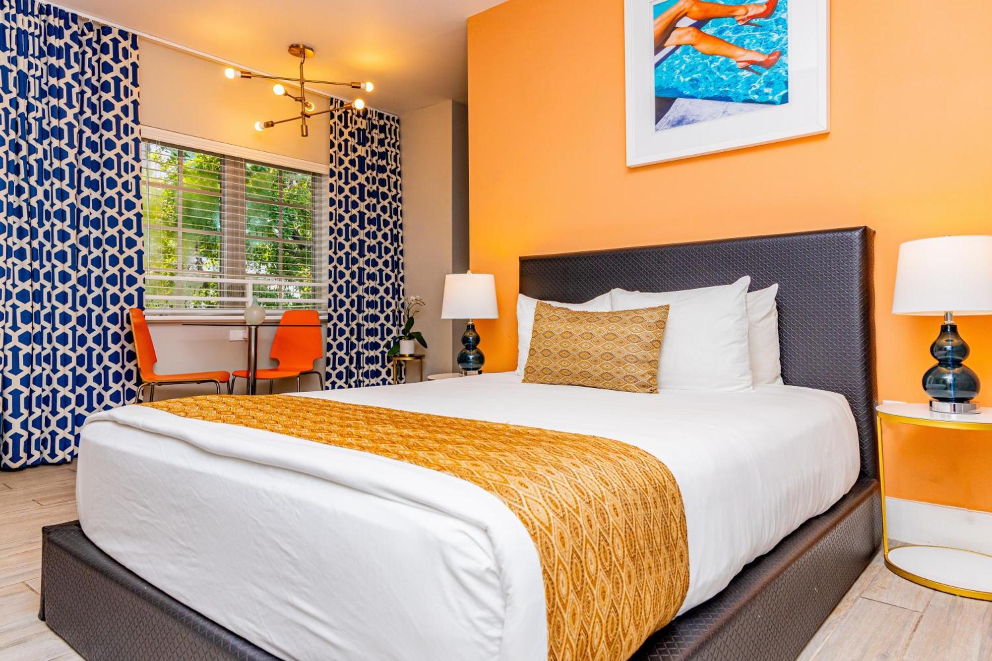 Oceanside Hotel And Suites Маями Бийч Екстериор снимка